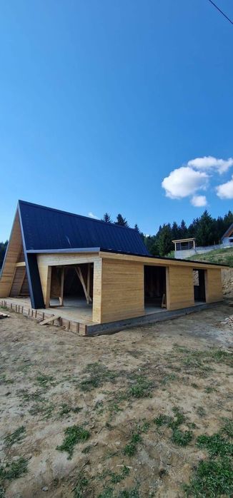 vand Cabana A-Frame Modernă – Design Rustic, datorită lemnului