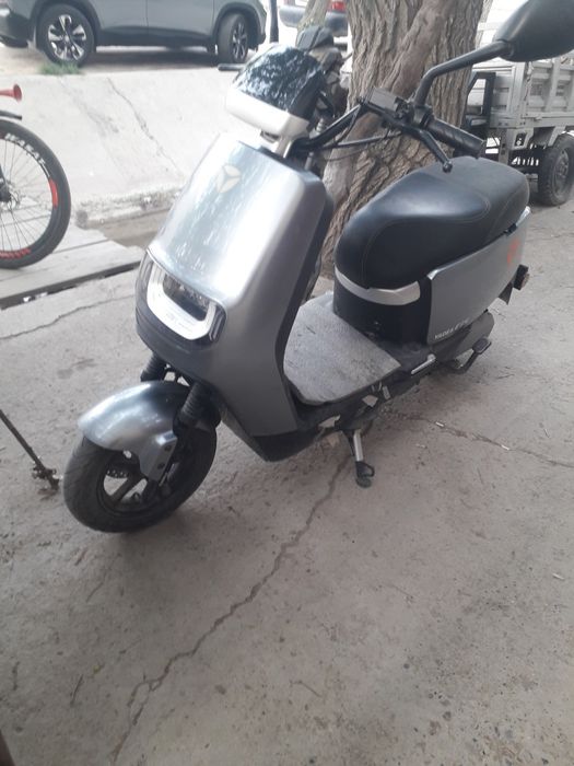 Скутер yadea сотилади