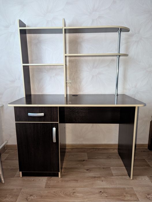 Стол письменный...