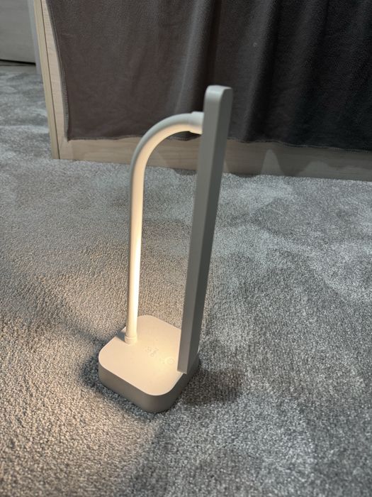 Настольная лампа