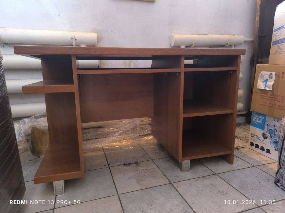 Продам компьютерный стол