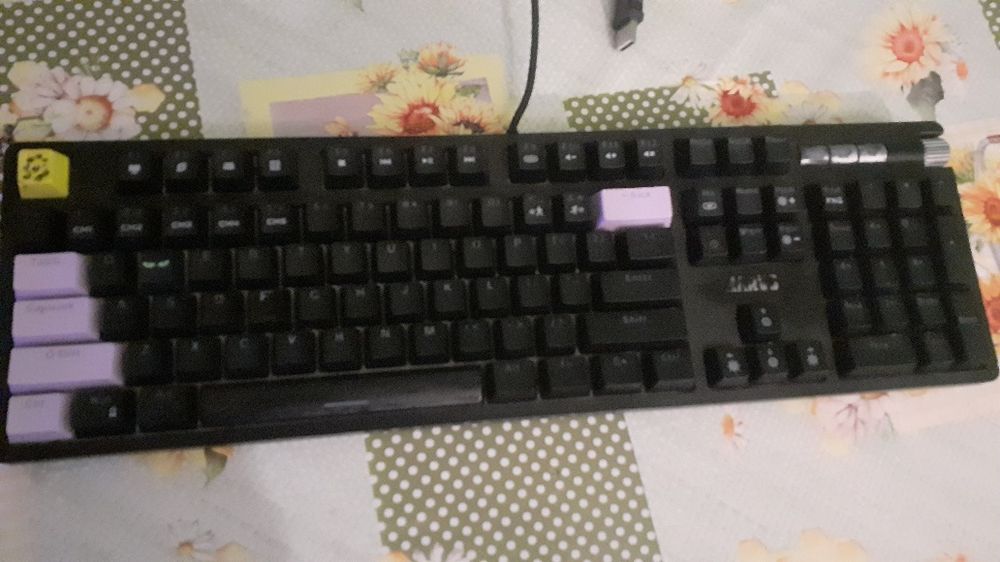 Механична клавиатурата на Marvo