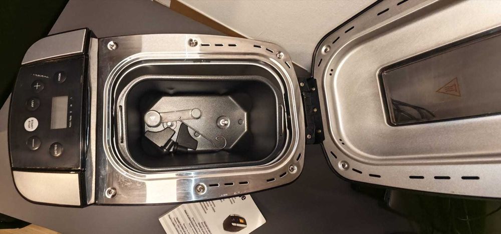 Masina de paine Gorenje BM1210BK 1.2 kg, 12 programe, 800W, afisaj LCD