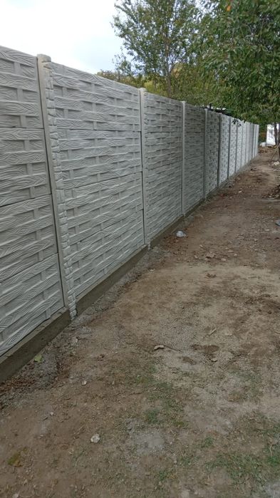 Gard din beton armat, placi, stâlpi