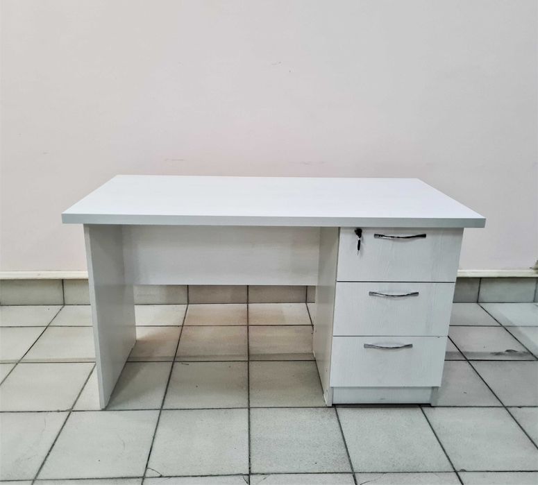 Стол письменный, одно-тумбовый, 3 цвета