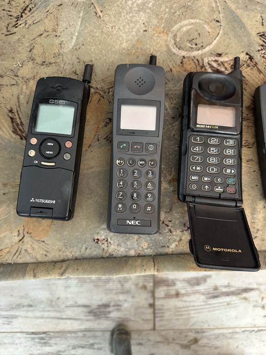 Vand colectie telefoane vechi