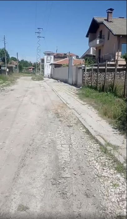 Продавам два парцела