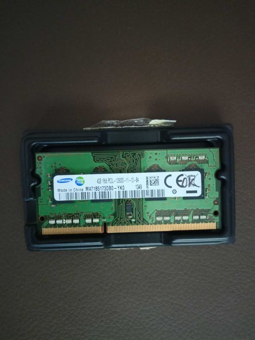 Samsung M471B5173DB0-YK0 4GB DDR3 SO-DIMM (pentru laptop) PC3L-12800S Frecvență: 1600 MHz Voltaj: 1.35V