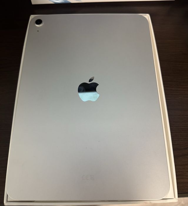 Tableta iPad Apple 11,nou,stare 100% la baterie fara zgarieturi sau
