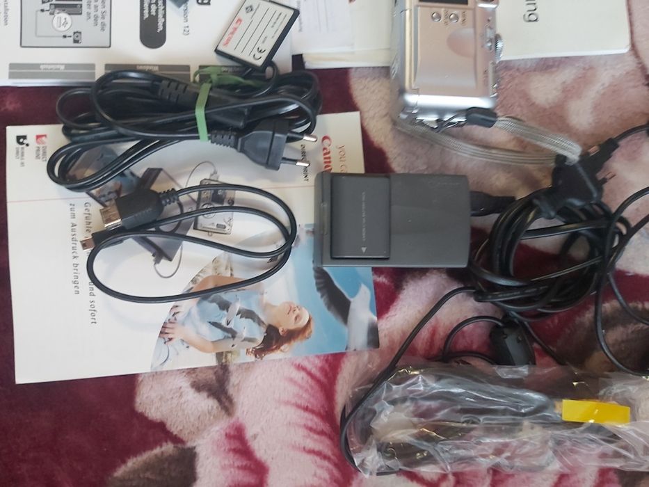 Продавам Канон камера.