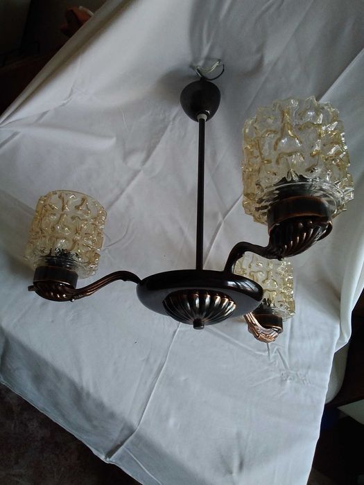 Продавам полилей тройка с медни орнаменти