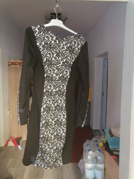 Rochie cu mâneci lungi