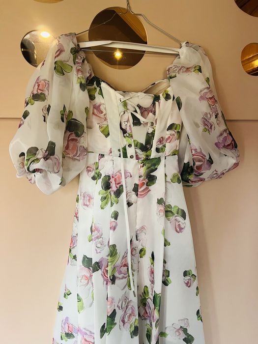 Елегантна рокля