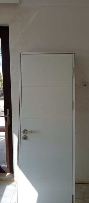 Интериорна врата бяла
