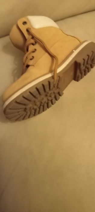 Ghete iarna comode,in trend