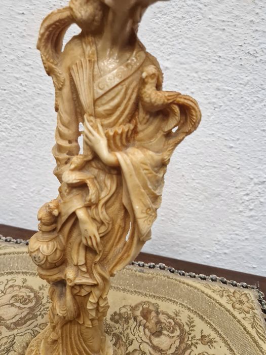 Красива японска фигура гейша