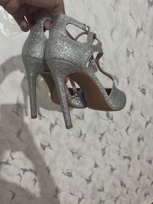 Продается туфлии