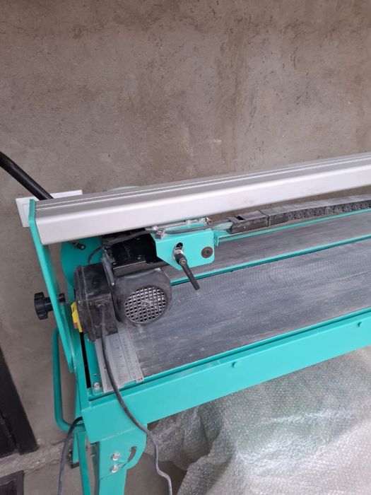 Электический плиткорез