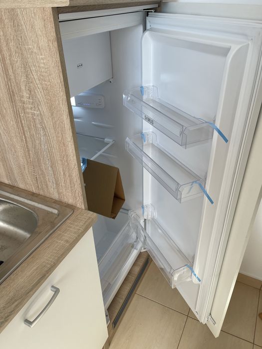 Închiriez apartament central, 1 cameră, bloc nou, parcare gratuită inclusă, cheltuieli mici