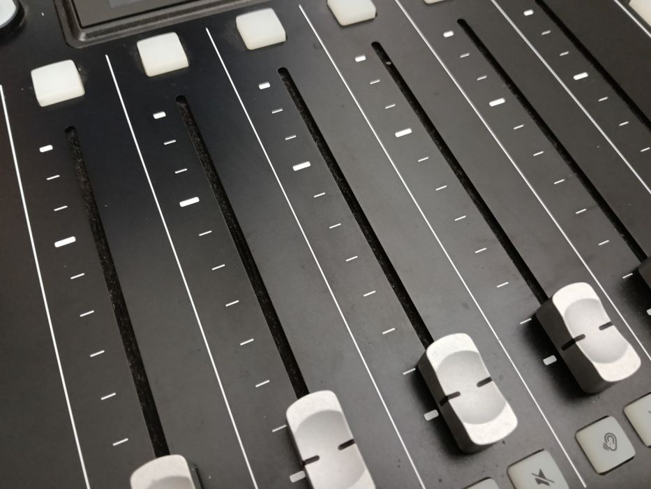 Rodecaster pro 2 podmic streaming podcast kit