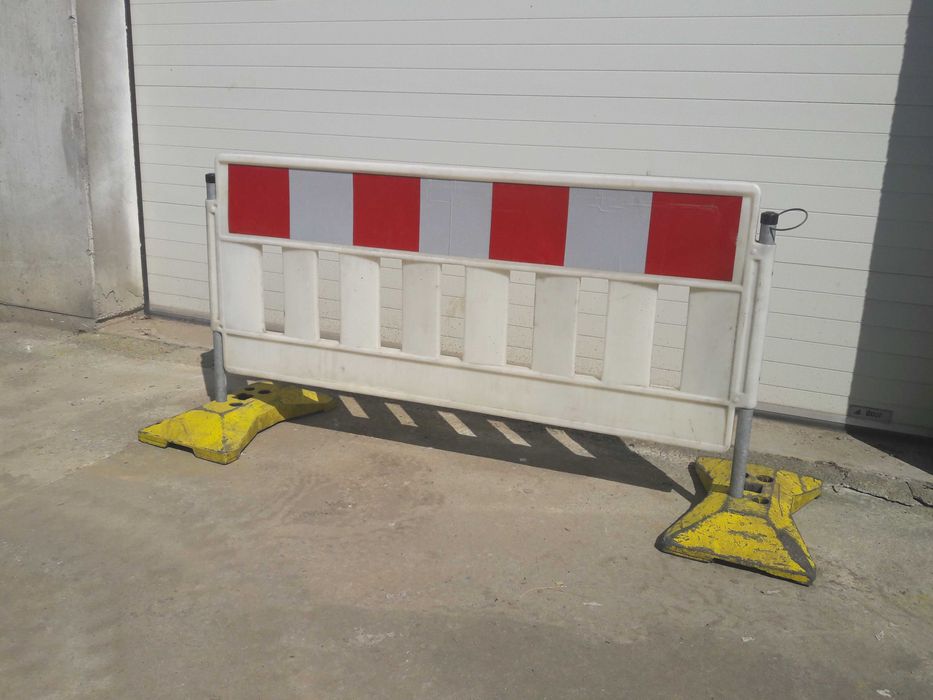 Parapeti de protectie din plastic