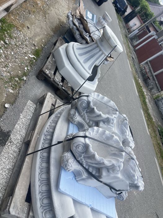 Fantanile arteziene din ciment alb aditivat .