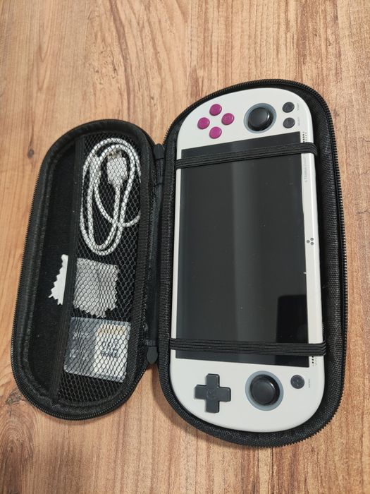 Trimui Smart Pro - consola portabila cu  emulatoare