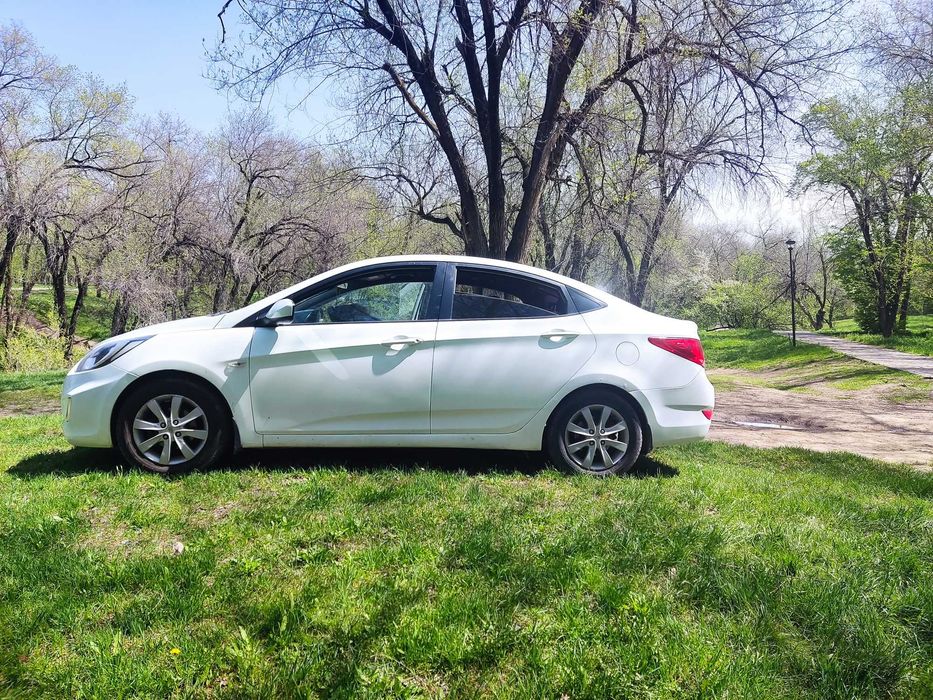 Хюндай акцент 2013