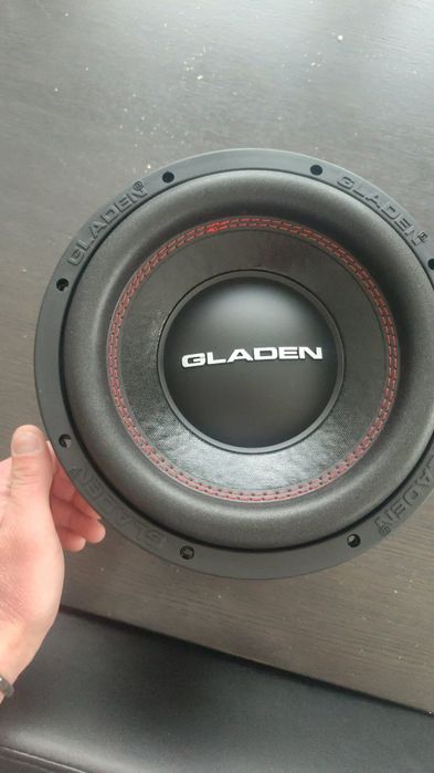 Vând două subwoofer gladen si amplificator