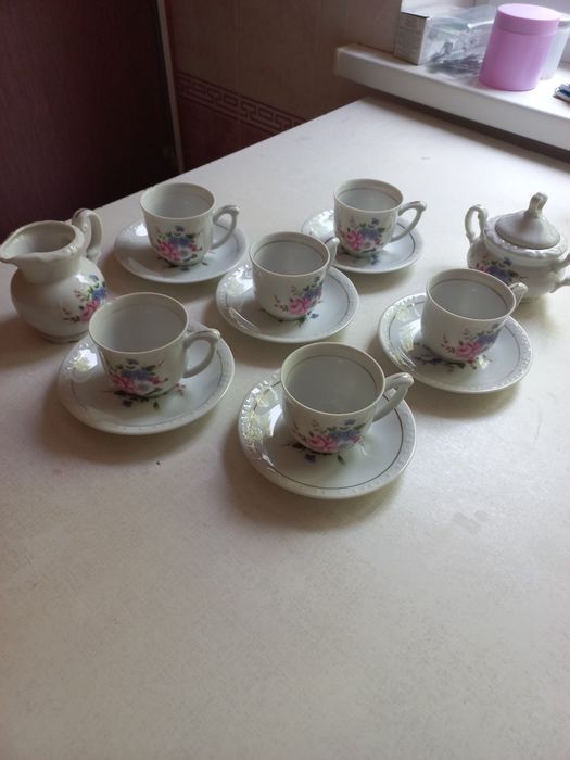 Фарфоровый чайный сервис