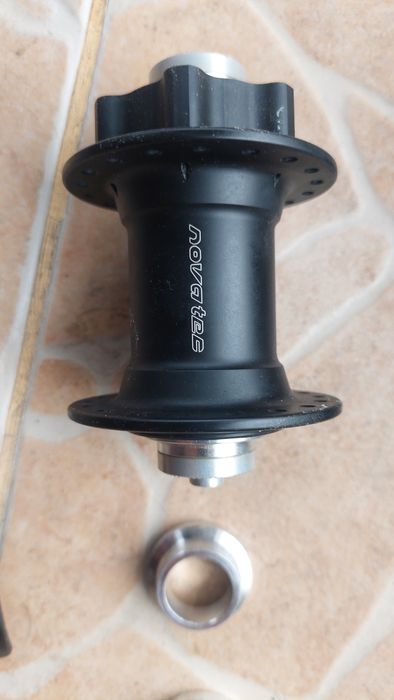 Butuc fata Novatec cu adaptor  qr sau 20 mm