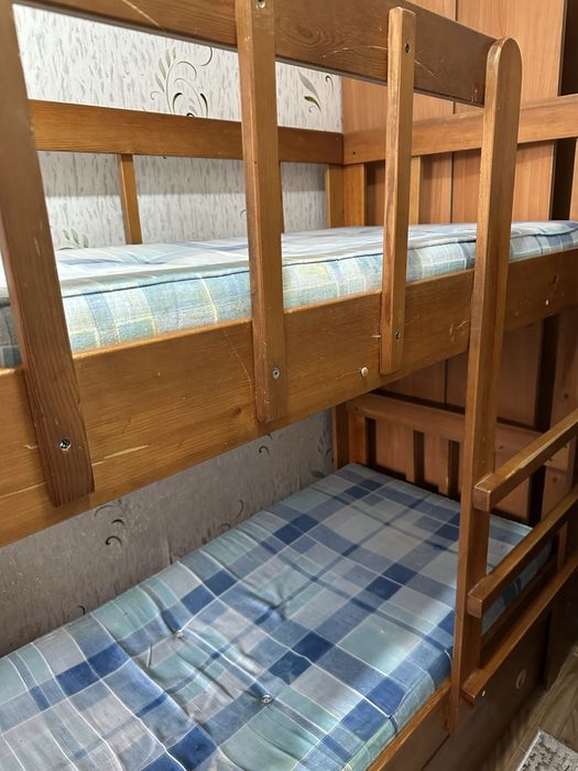 Кровать двухъярусная с 2-мя матрасами