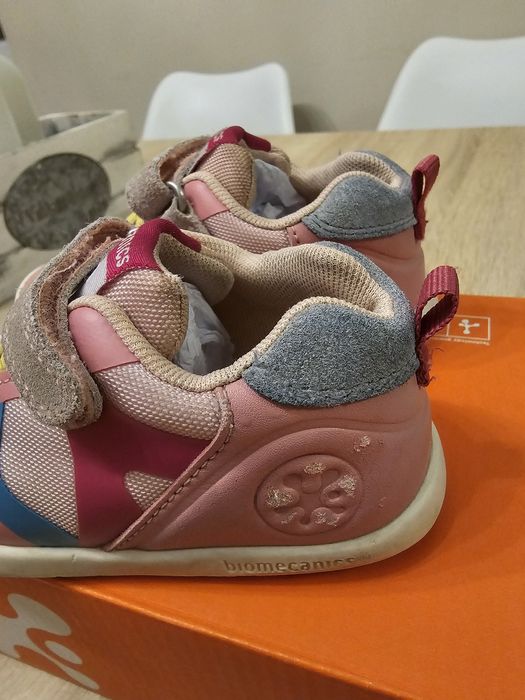 Обувки biomecanics