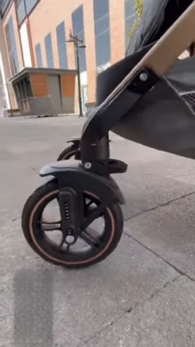 Kolyaska Teknum pishshiq,baloni rezinali