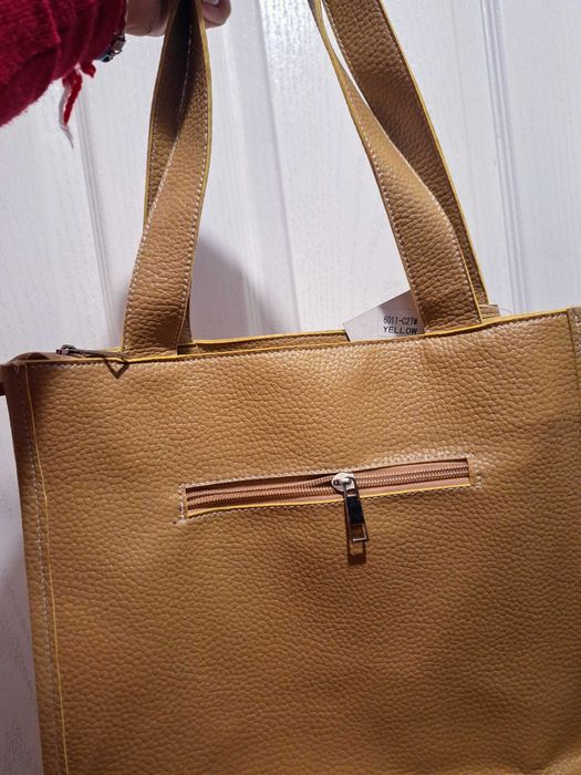 Нова дамска чанта с много джобове