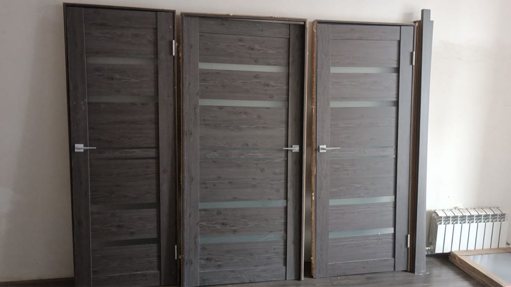 Двери межкомнатные 3 штуки