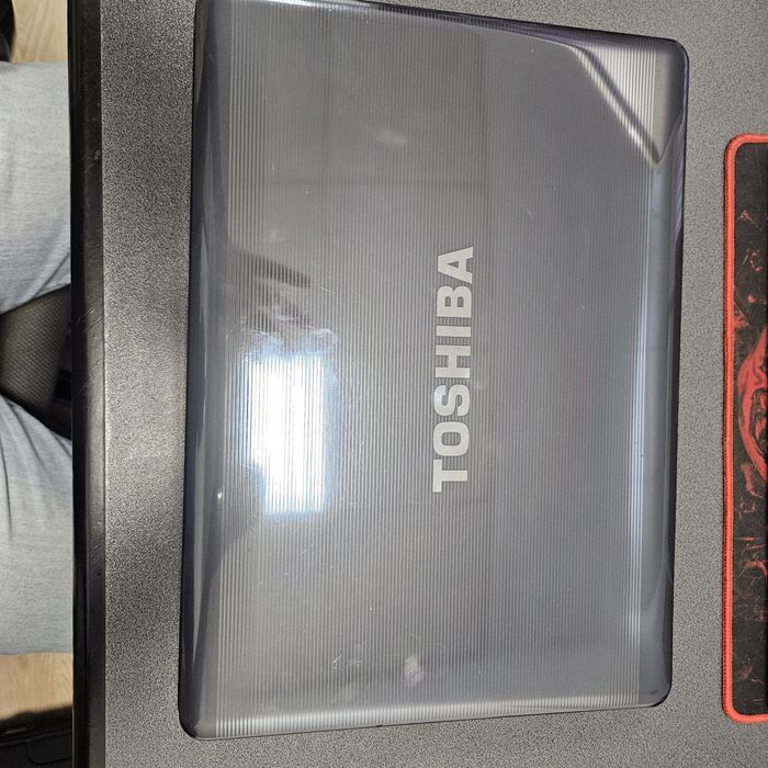 Laptop thosiba satellite