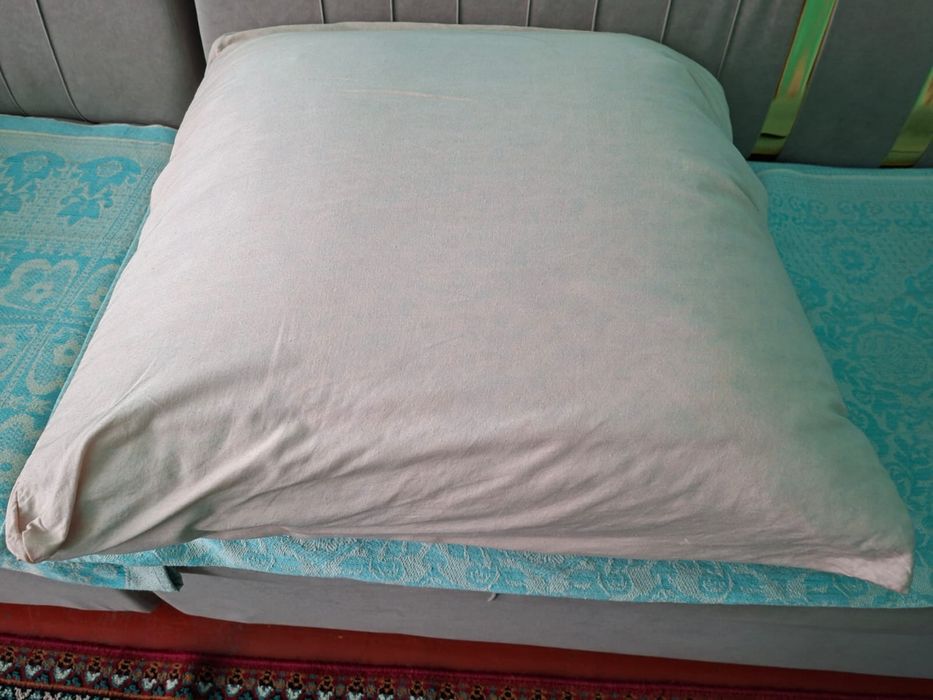 Продам подушки и келим