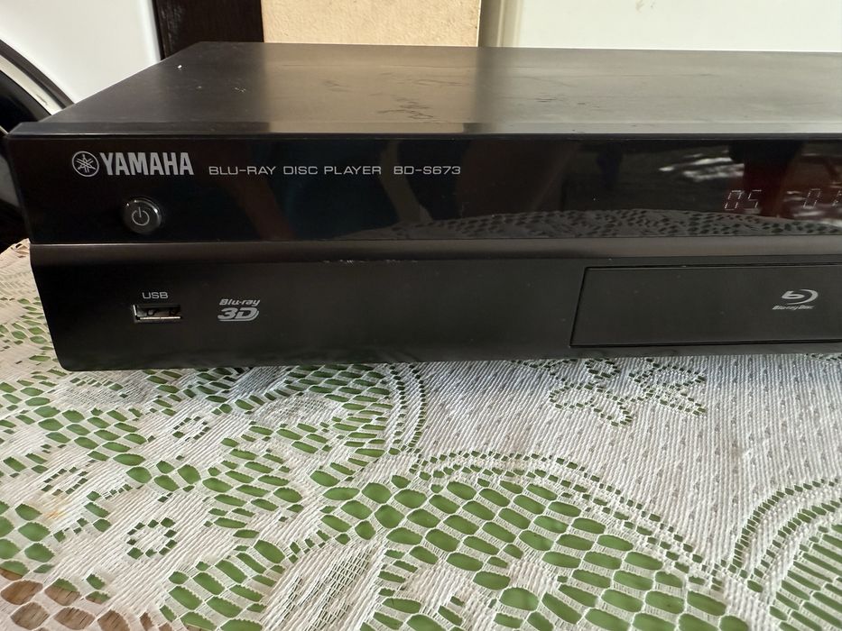 Yamaha BD-S673 blu-Ray disc