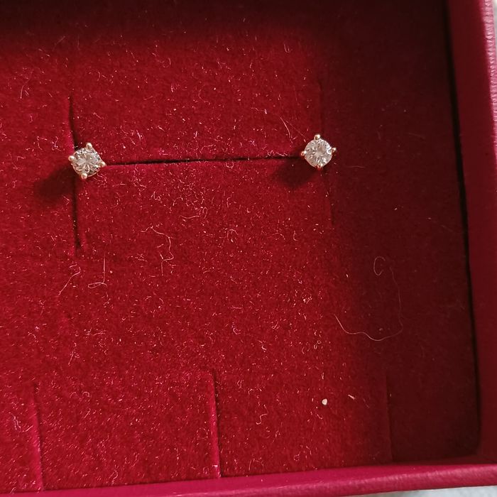 Золотые серьги пусеты с бриллиантами