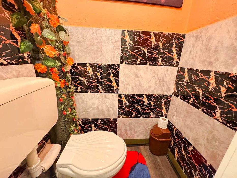 Продава се Тристаен апартамент в Русе, Център - 87 кв.м за 1472 €/кв.м - Снимка #15