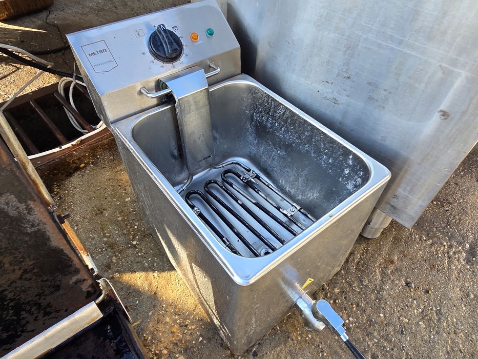 Friteuza inox cu banc, la 380v, de putere