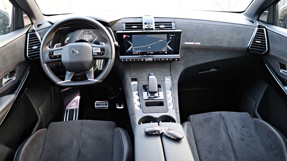 DS 7 Crossback / 2021 /300 CP/ 4X4 /HYBRID / Lane/Side/Distronic/Focal