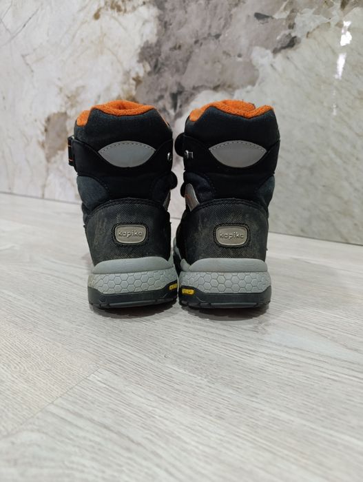 Продам зимние ботинки