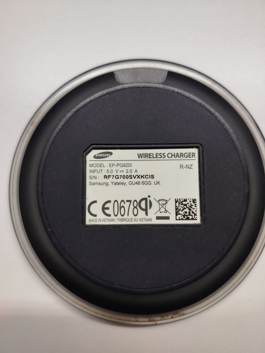 Încărcător wireless Samsung și Grundig
