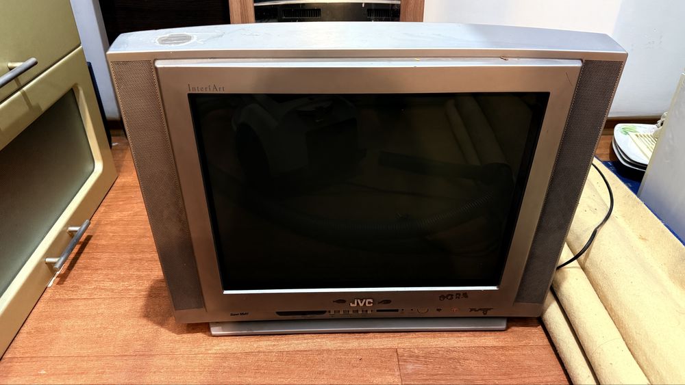 Продам телевизор тв