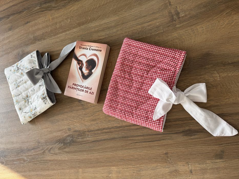 Book sleeve/ Husa de carte