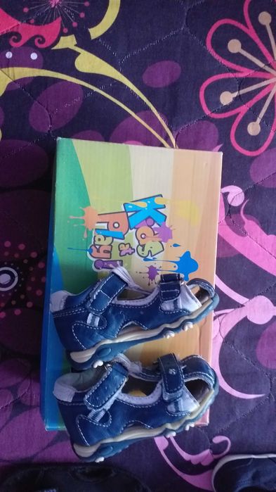 детски маратонки Адидас размер 21--25лв.