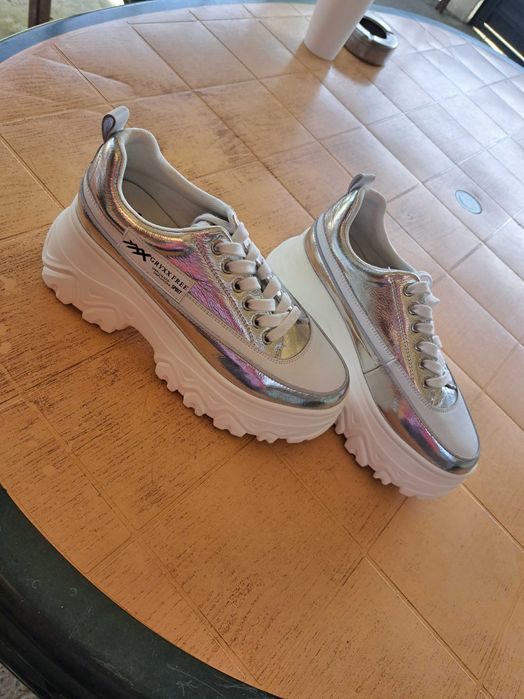 Pantofi sport din piele de la Gryxx, marimea 39, purtati o data