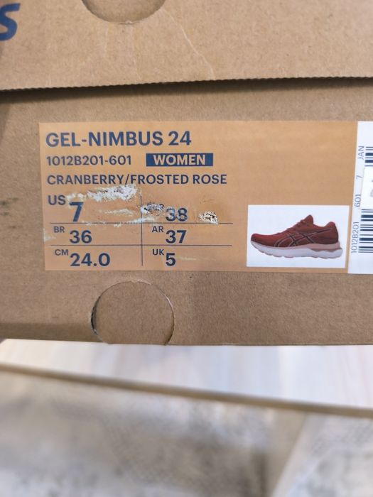 Asics Gel- nimbus 24  дамски  спортни обувки НОВИ ,номера -40.5,  40